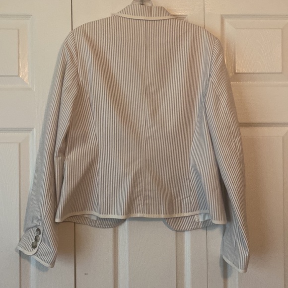 Ann Taylor Seersucker Blazer - Picture 5 of 7